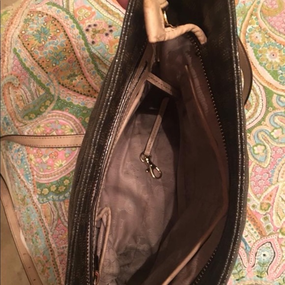 Micheal Kors purse - Picture 3 of 3